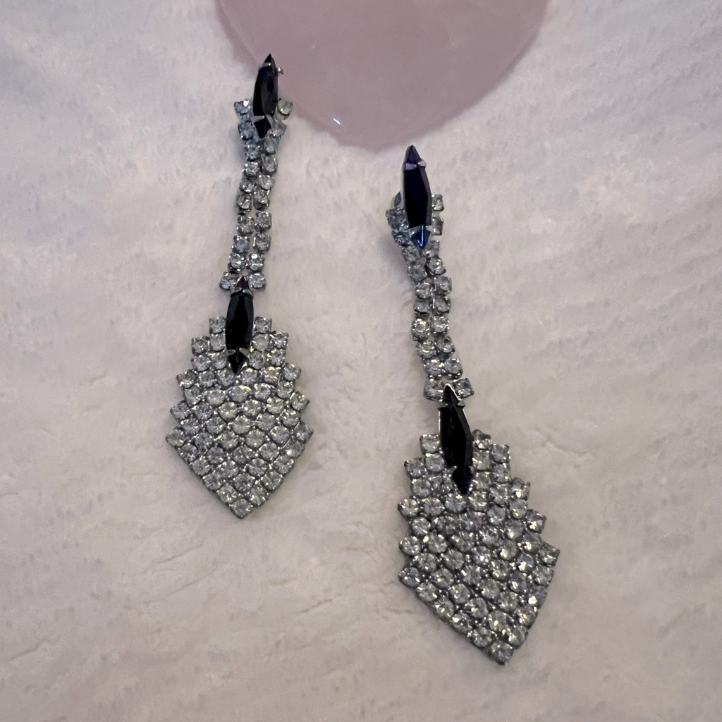Vintage Black N Glass Rhinestone Crystal Earrings 13$